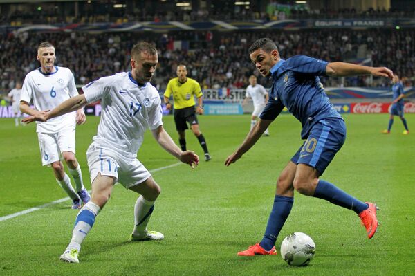 Игровой момент матча Франция - Эстония