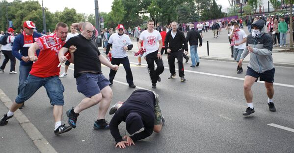 Беспорядки на марше болельщиков в Варшаве