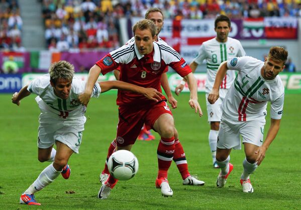 Игровой момент матча Дания - Португалия
