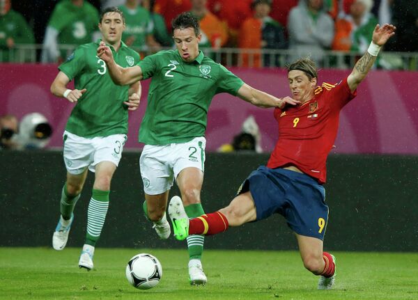 Игровой момент матча Испания - Ирландия