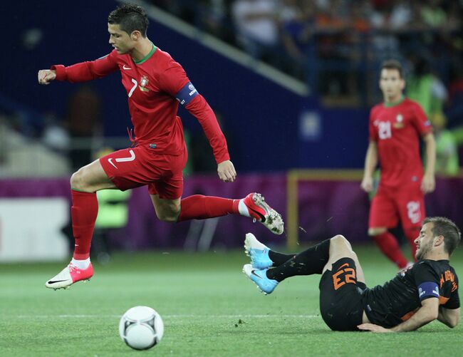 Cristiano Ronaldo (left) with Rafael van der Vaart