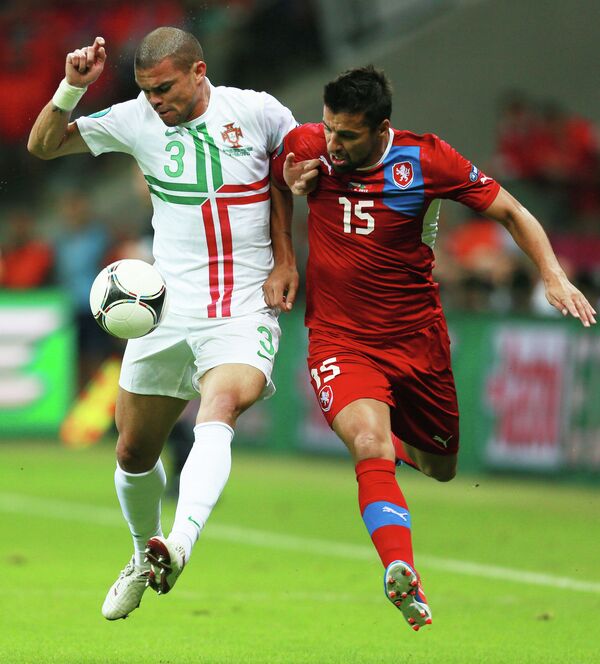 Игровой момент матча сборных Чехии и Португалии