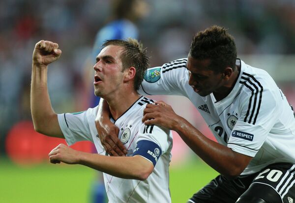 Игрок сборной Германии Филипп Лам радуется забитому голу