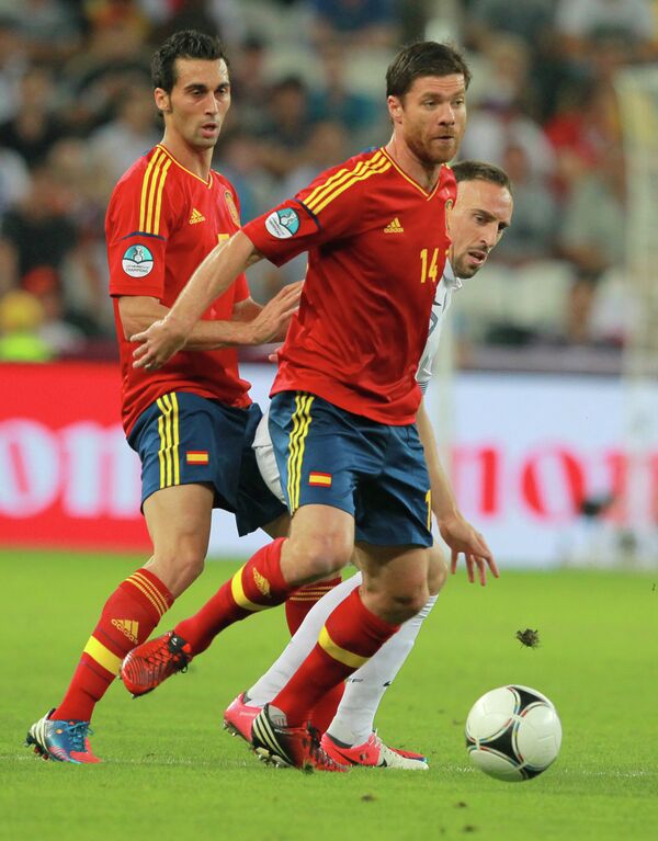 Игровой момент матча Испания - Франция