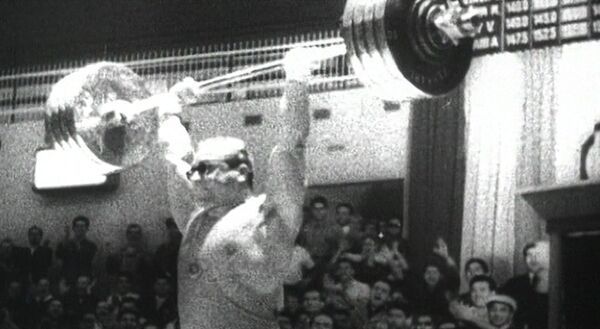 Триумф Юрия Власова на Олимпиаде в Риме в 1960 году. Архив