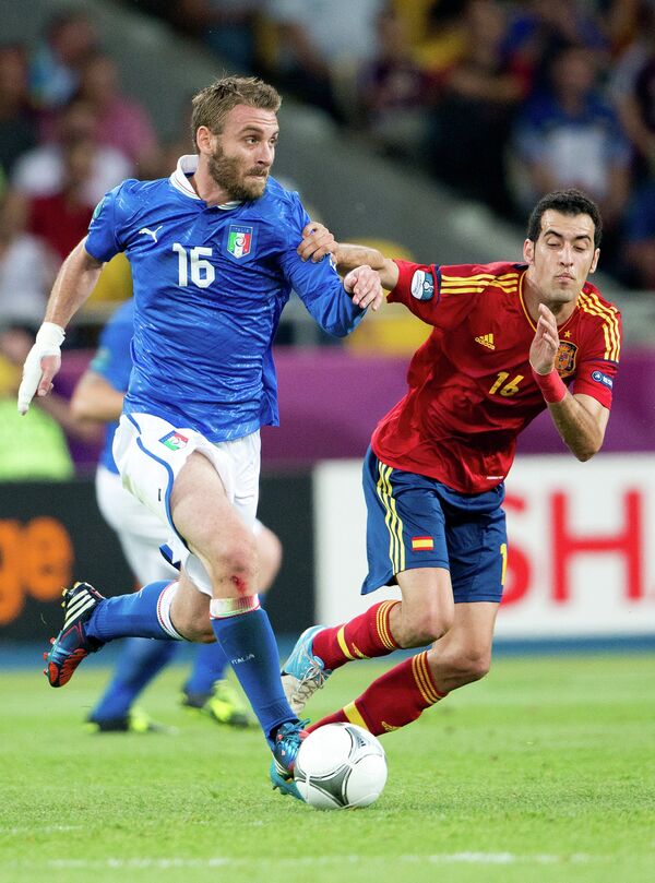 Игровой момент матча сборных Испании и Италии