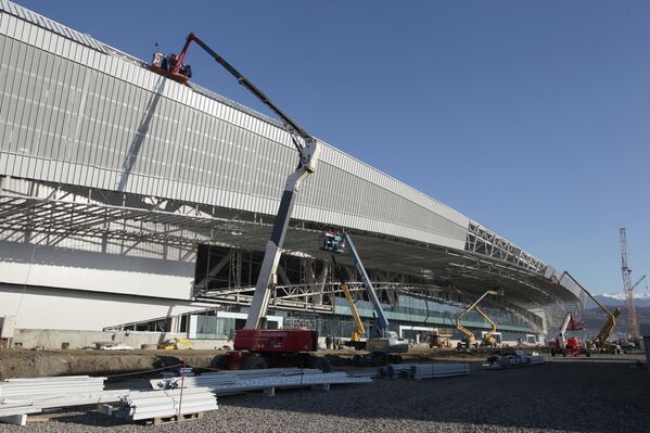 Строительство конькобежного центра «Адлер-Арена» Имеретинской долине в Сочи