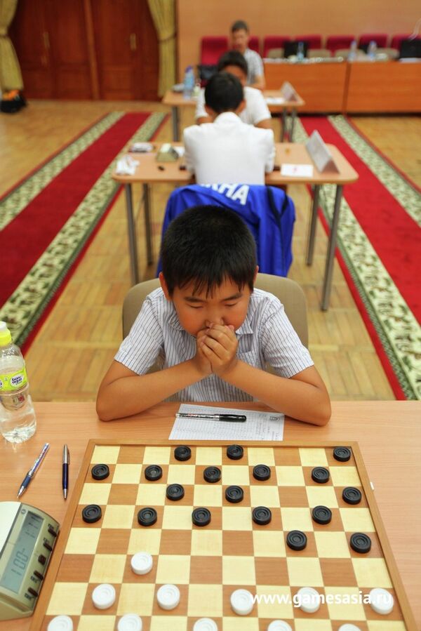 Соревнования по шашкам на на V МСИ Дети Азии 