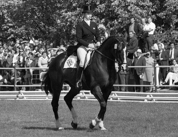 Принцесса Анна на коне Гудвиле во время Чемпионата Европы по конному спорту.