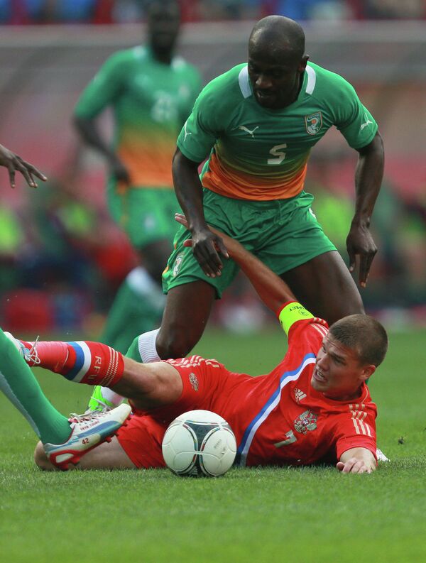 Игровой момент матча Россия - Кот-д'Ивуар