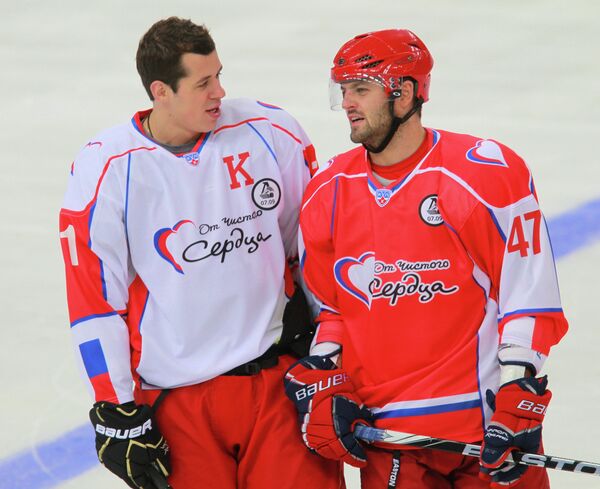 Евгений Малкин и Александр Радулов (слева направо)