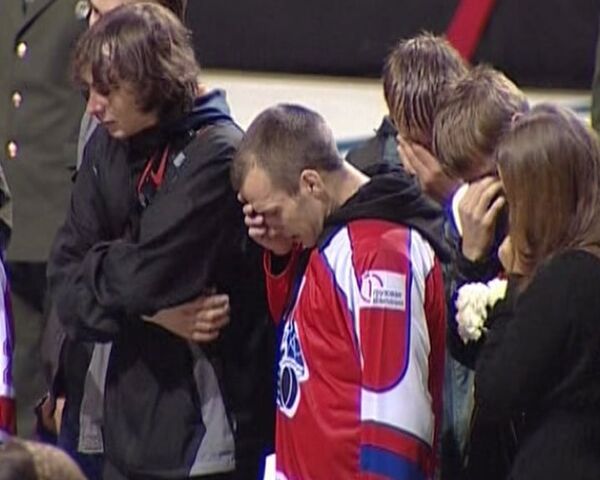 Сто тысяч человек прощались с погибшими хоккеистами Локомотива в Ярославле