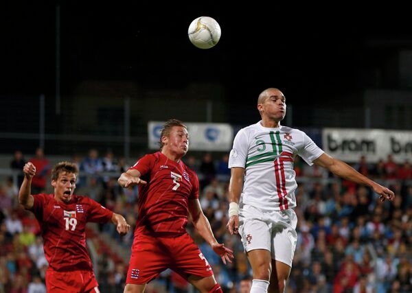 Игровой момент матча Люксембург - Португалия