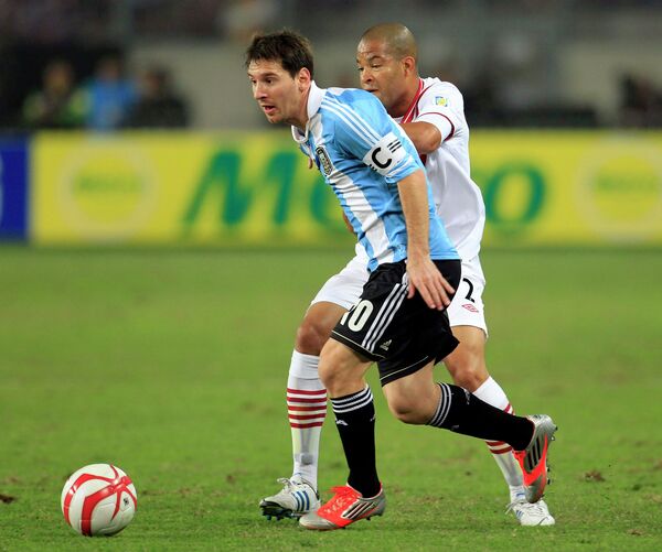 Игровой момент матча Аргентина - Перу