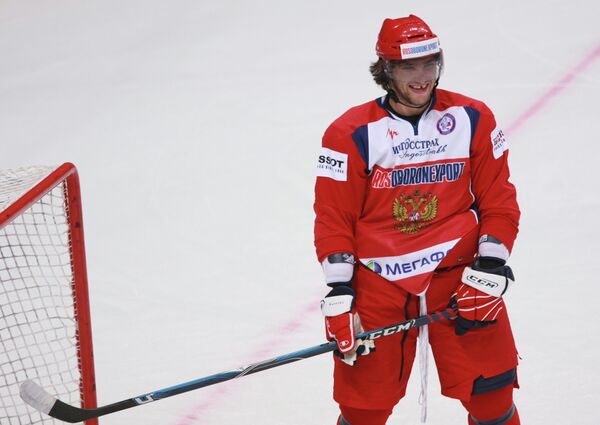 Хоккеист Александр Овечкин во время первой открытой тренировки национальной сборной по хоккею