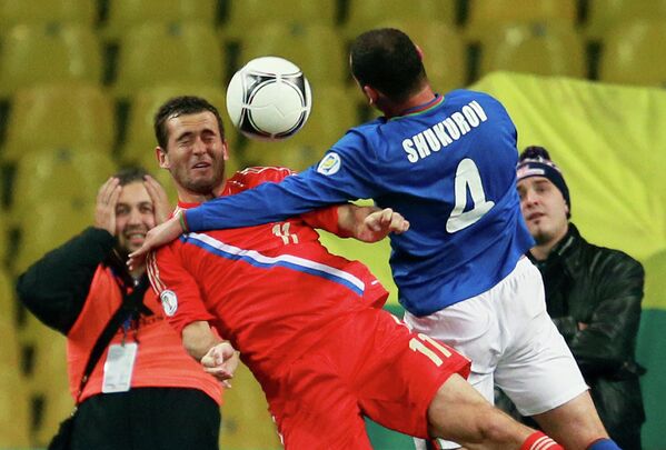 Игровой момент матча Россия - Азербайджан