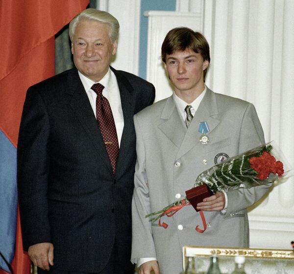 Борис Ельцин (слева) и Илья Кулик 