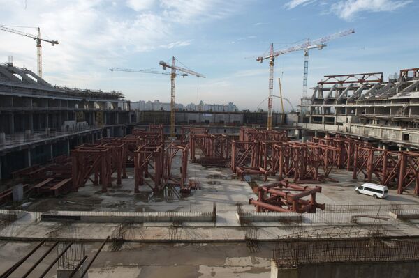 Строящийся стадион Зенит-Арена в Санкт-Петербурге