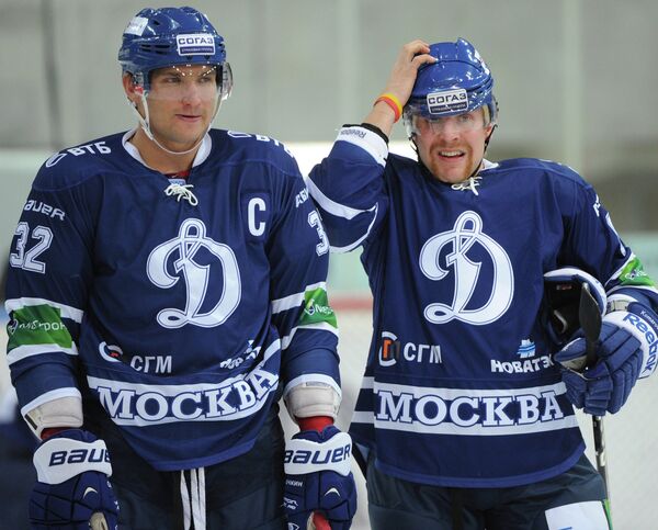Александр Овечкин и Леонид Комаров (слева направо)