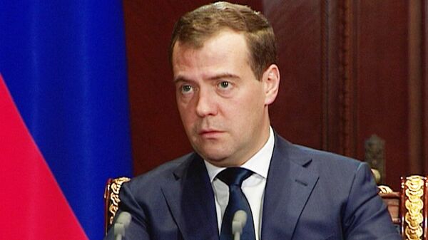 Медведев предложил пожизненно запретить хулиганам вход на стадионы