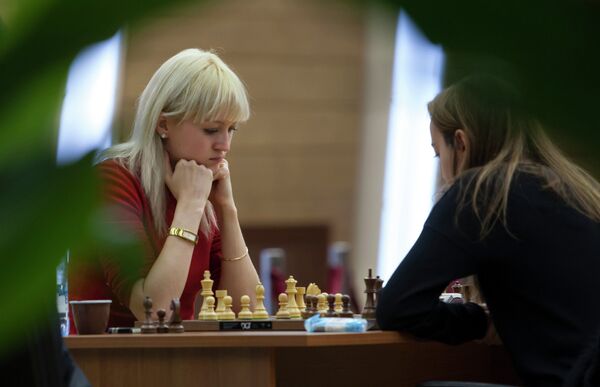 Украинская шахматиска Анна Ушенина и болгарская шахматистка Антуанета Стефанова (слева направо)
