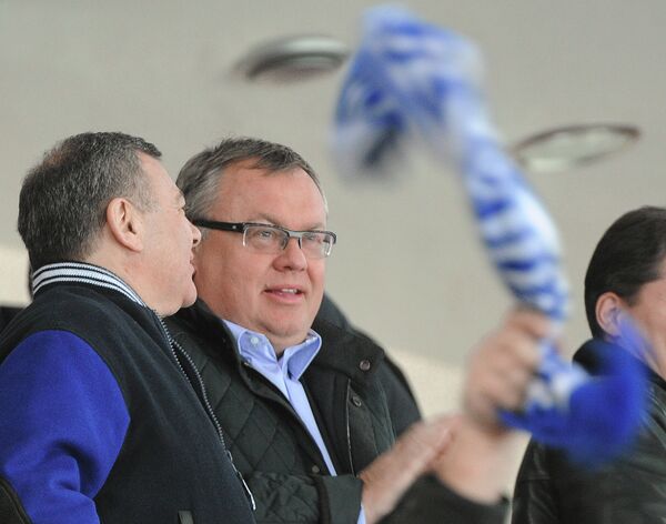 Президент ХК Динамо Аркадий Ротенберг и глава банка ВТБ Андрей Костин (слева направо)