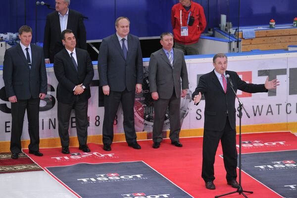 Президент Федерации хоккея России Владислав Третьяк выступает во время церемонии открытия молодежного чемпионата мира по хоккею.