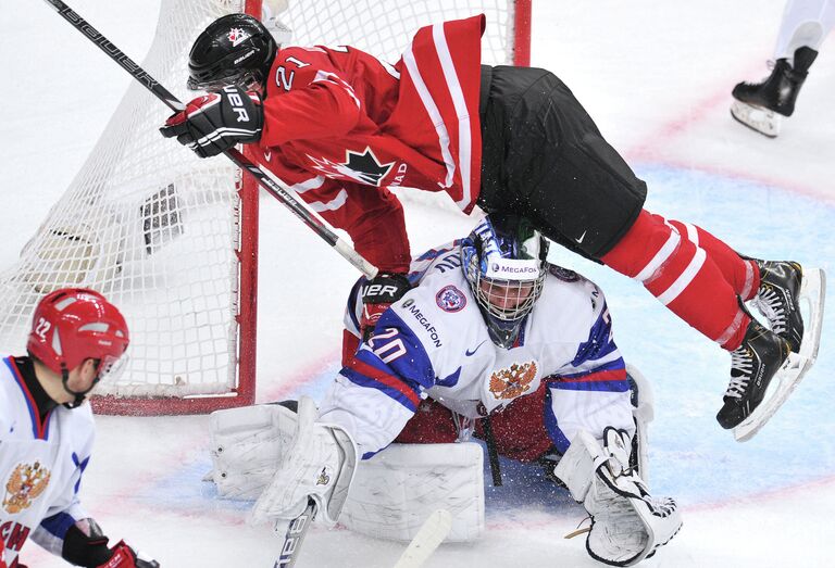 Игровой момент матча Канада - Россия Игровой момент матча Канада - Россия