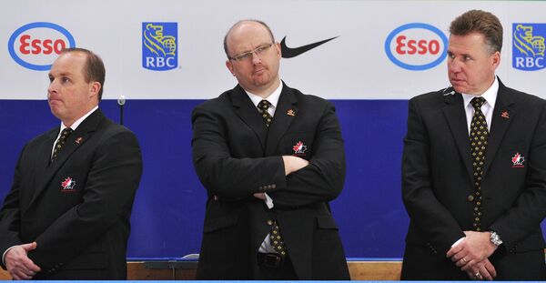 Главный тренер сборной Канады Стив Спотт (слева)