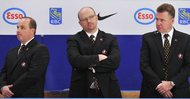 Главный тренер сборной Канады Стив Спотт (слева) Главный тренер сборной Канады Стив Спотт (слева)