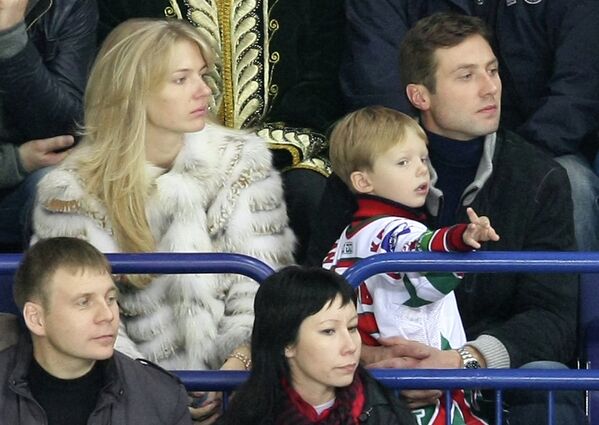 Алексей Морозов с супругой Ириной и сыном Никитой