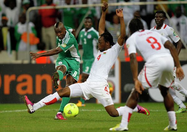 Игровой момент матча Нигерия-Буркина-Фасо