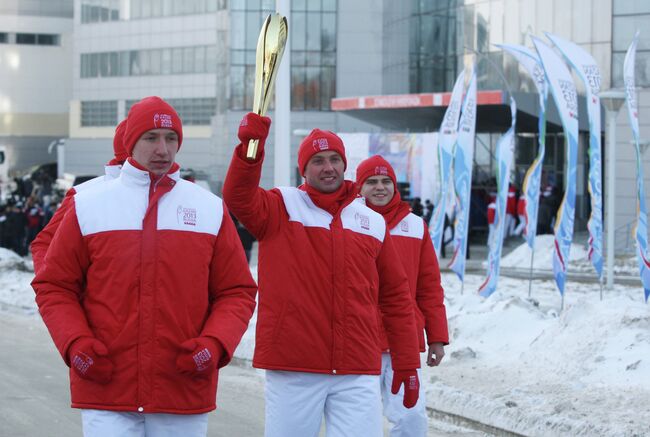 Алексей Морозов (в центре)