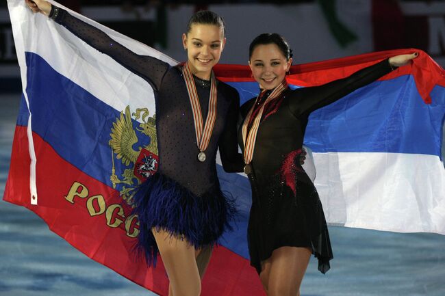 Аделина Сотникова и Елизавета Туктамышева (слева направо)
