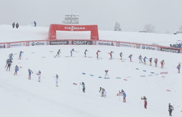 Участницы женского скиатлона