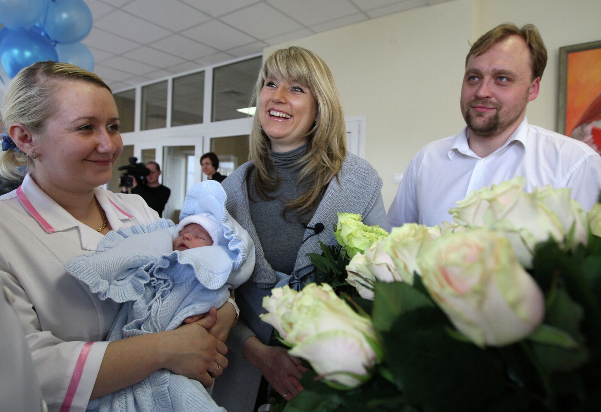 Олимпийская чемпионка Светлана Журова выписалась из роддома с новорожденным сыном - РИА Новости, 1920, 17.04.2025