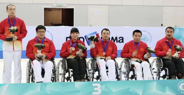 Игроки Сборной Китая Джун Хи, Гангинг Ху, Кянг Чжан, Вей Лю и Хэйтао Вонг (слева направо)