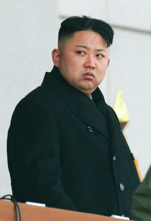 Лидер КНДР Ким Чем Ын во время церемонии в честь первой годовщины смерти Ким Чен Ира в Пхеньяне