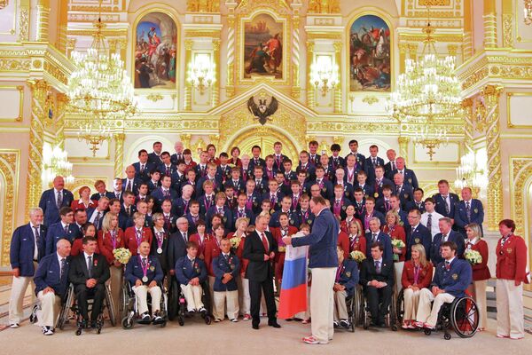 В.Путин вручил госнаграды паралимпийцам, завоевавшим золото