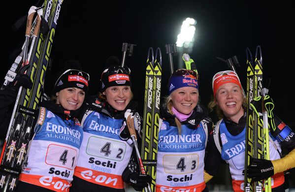 Немки Андреа Хенкель, Эви Захенбахер-Штеле, Мириам Гесснер и Лаура Дальмайер (слева направо)