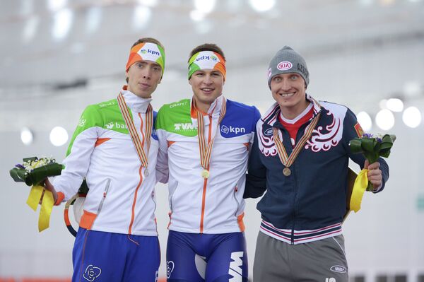 Призеры соревнований в беге на 5000 м - Йоррит Бергсма, Свен Крамер и Иван Скобрев