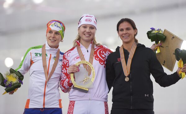 Призеры соревнований в беге на 1000 м: Ирэн Вюст, Ольга Фаткулина, Бриттани Бов