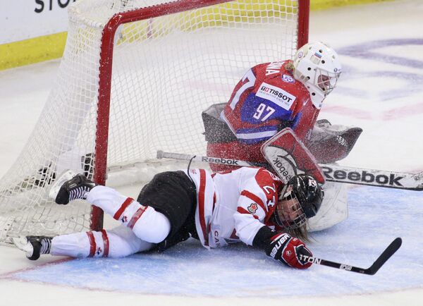 Игровой момент матча Россия-Канада