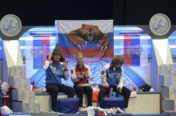 Максим Ковтун, Татьяна Волосожар и Константин Меньшов (слева направо)