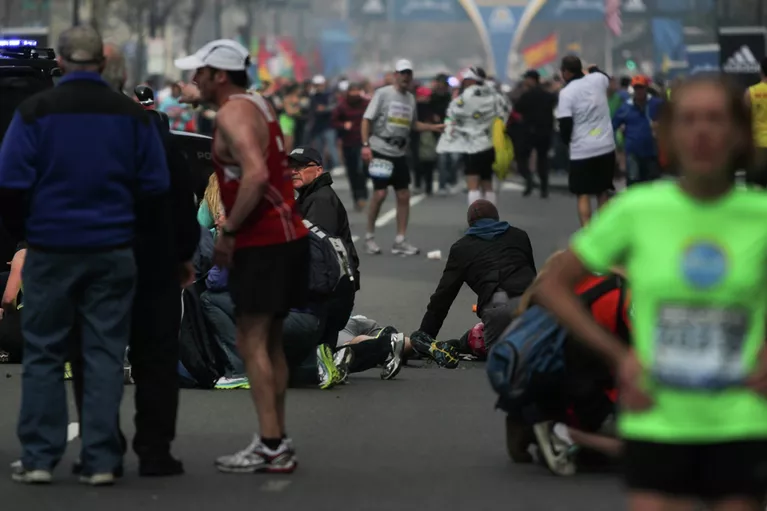 Пострадавшие во время взрыва Пострадавшие во время взрыва