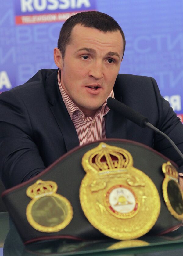 Денис Лебедев на пресс-конференции, посвященной предстоящему бою с боксером из Панамы Гильермо Джонсом, в Москве.