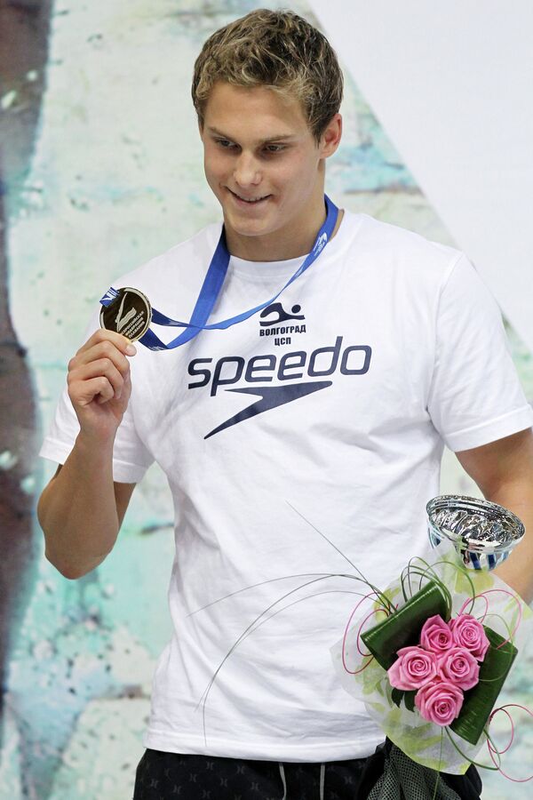 Пловец Владимир Морозов завоевавший золотую медаль