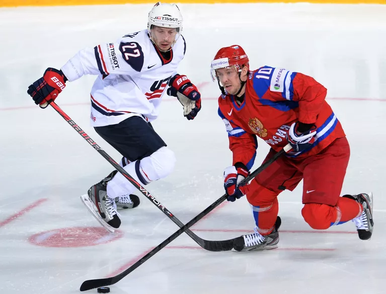 Игровой момент матча Россия-США Игровой момент матча Россия-США