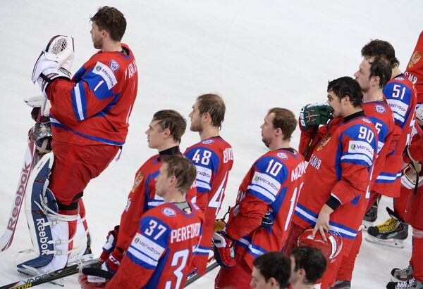 Хоккеисты сборной России после окончания матча со сборной США