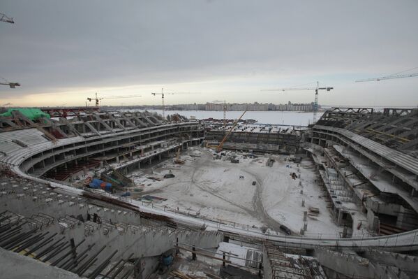 Строительство футбольного стадиона Зенит-Арена на Крестовском острове.